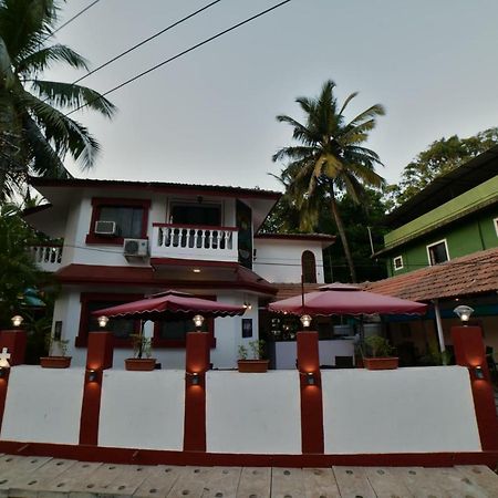 Big Daddy'S Inn Candolim Exterior photo