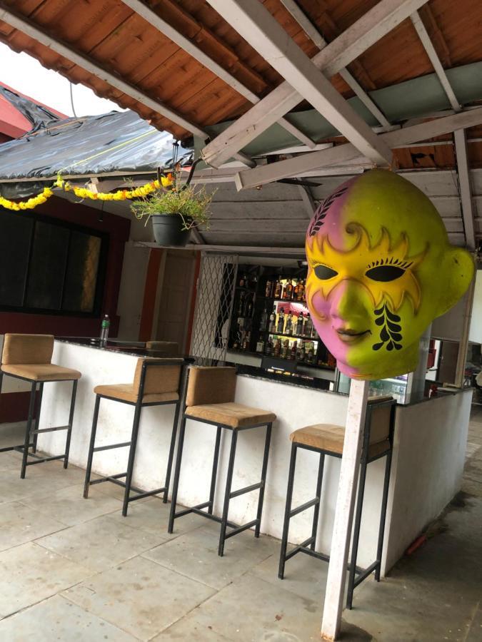 Big Daddy'S Inn Candolim Exterior photo