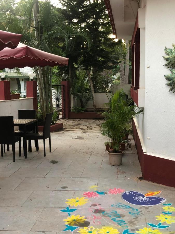 Big Daddy'S Inn Candolim Exterior photo